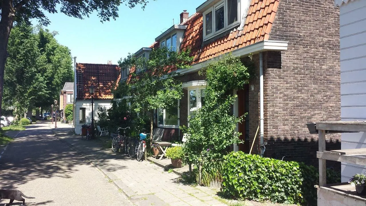 Family House Amsterdam Hotel